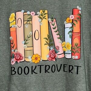 Booktrovert shirt bookworm teacher large tee short sleeve NWT NEW book